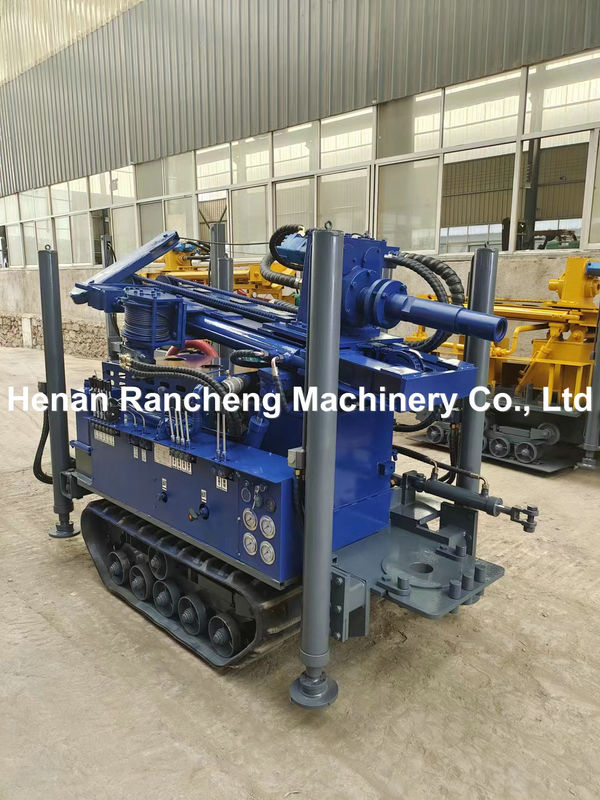 Krachtige 180m Mini Crawler Water Well Drilling Rig met 77.3KW YuChai Engine voor Boring Hole