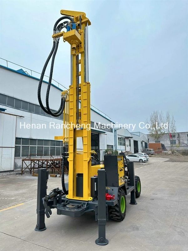 Hoge efficiëntie vierwiel aanhangwagen gemonteerde boorgat boringsmachine 220m diepte krachtige 65 kW motor