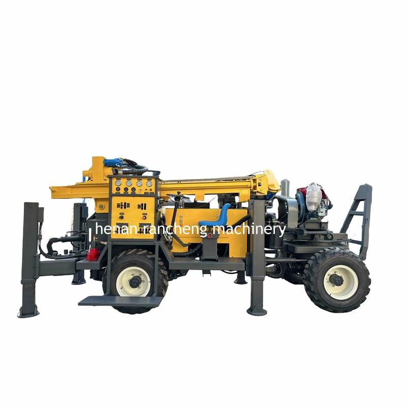 Hoge efficiëntie vierwiel aanhangwagen gemonteerde boorgat boringsmachine 220m diepte krachtige 65 kW motor