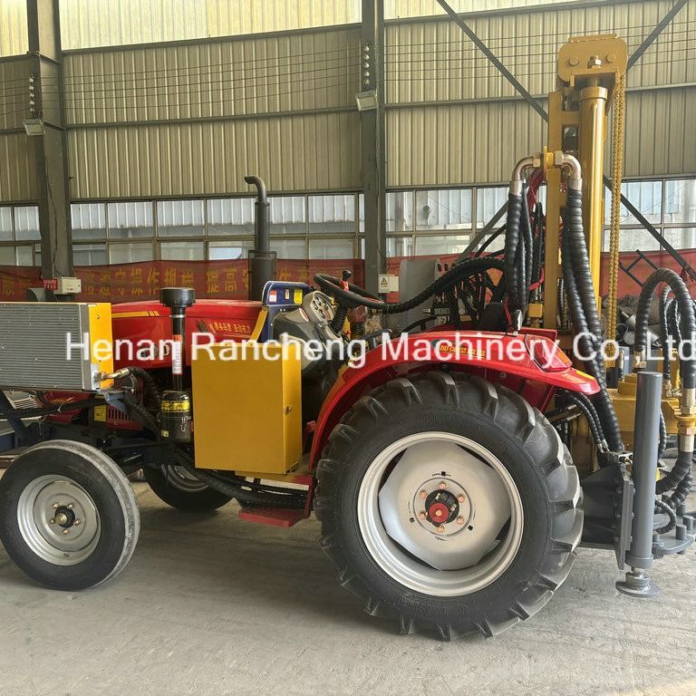 Boormachine op een tractor die 200 meter diep waterboren kan
