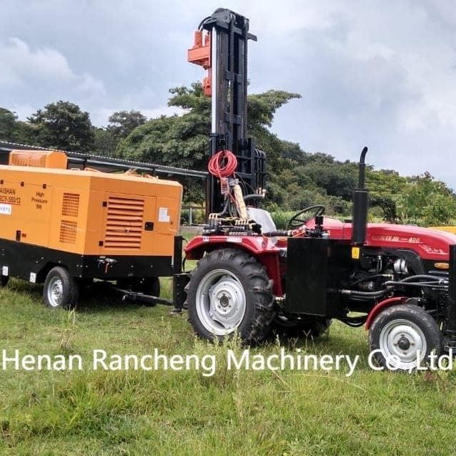 Een op een tractor gemonteerde, vierwielige, krachtige boormachine voor 200/260m, 254mm waterput boren.