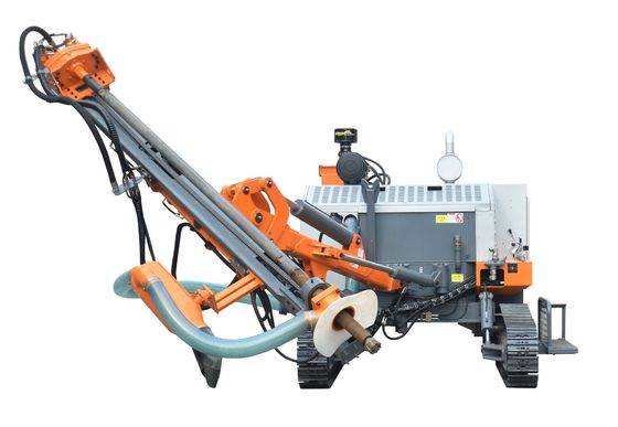 22m diepte Hydraulische geïntegreerde DTH boormachine 264 pk Diesel motor