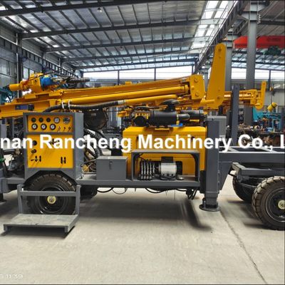 220m 65KW Quanchai motor wiel gemonteerd waterput boormachine met 13T hefkracht