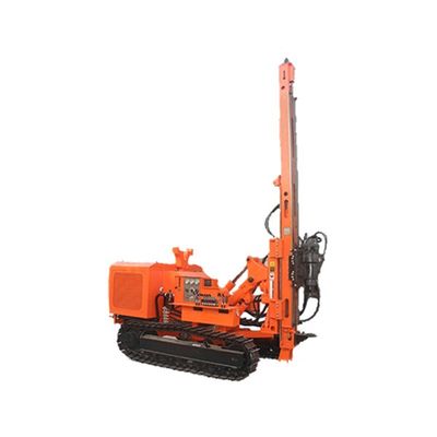 84 kW Crawler gemonteerde zonnepaneelchauffeur 4 cilinders 20 - 100m Boorddiepte