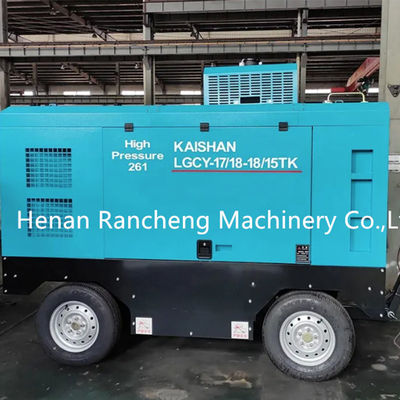 Four Wheels Trailer Type LGCY17-18-18/15TK Air Compressor Work Pressure 18bar 210HP Cummins Engine For 150-200m Drilling